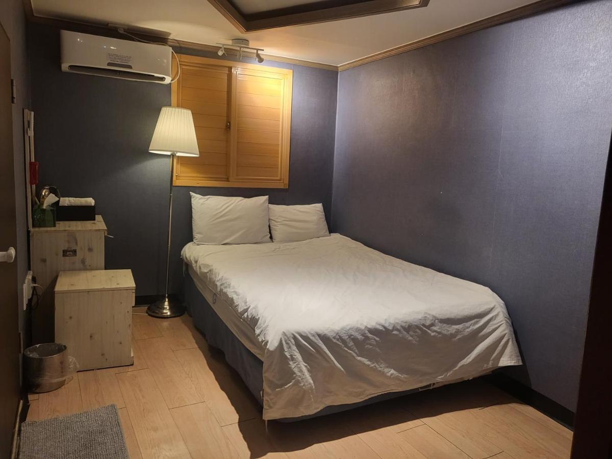 G Mini Hotel Dongdaemun Seoel Buitenkant foto
