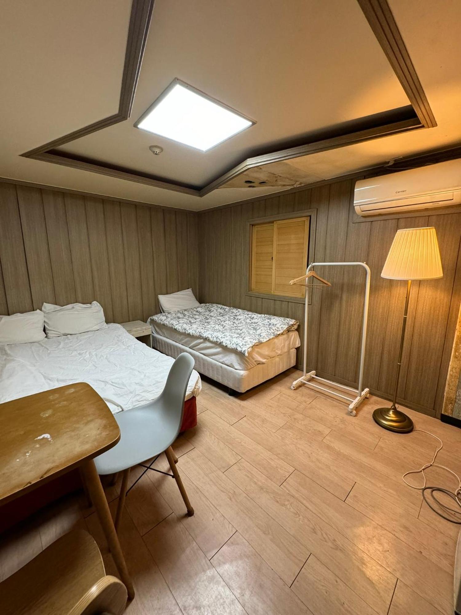 G Mini Hotel Dongdaemun Seoel Buitenkant foto